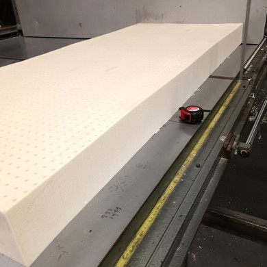 découpe de latex naturel pour aménagement de camping car