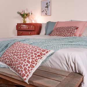 Matelas en latex et linge de lit naturel
